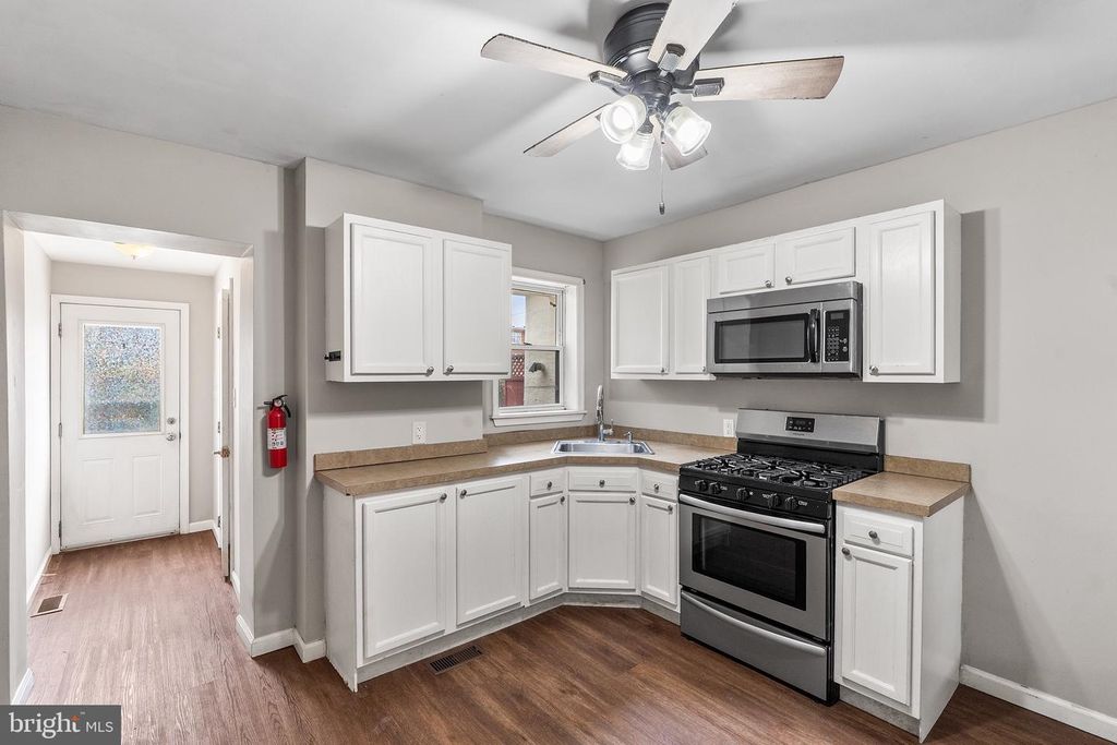 1210 E 11TH ST, Crum Lynne, PA 19022