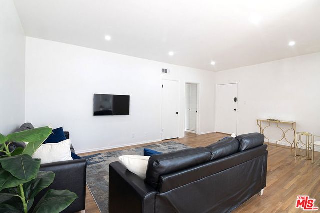 344 S Rexford Drive 4, Beverly Hills, CA 90212