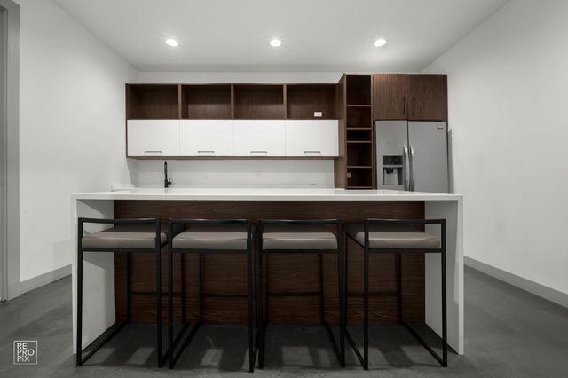 1322 W Walton Street, Chicago, IL 60642