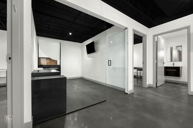 1322 W Walton Street, Chicago, IL 60642