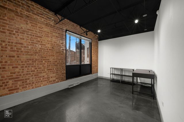 1322 W Walton Street, Chicago, IL 60642