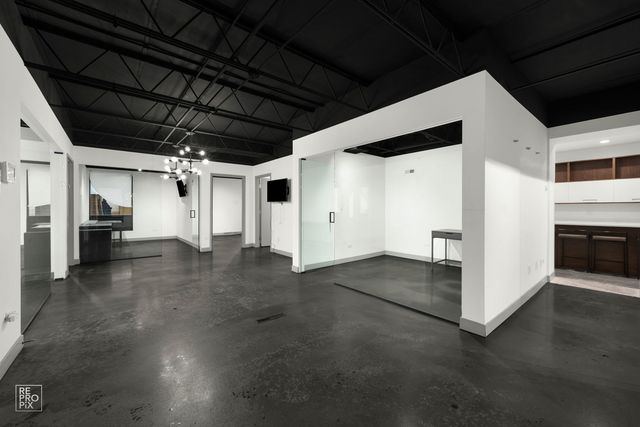 1322 W Walton Street, Chicago, IL 60642