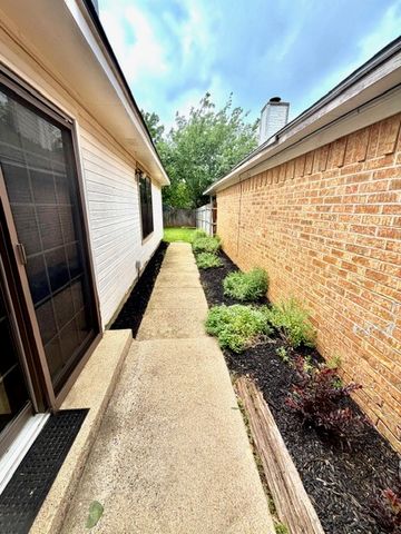 1015 Bull Run, Denton, TX 76209