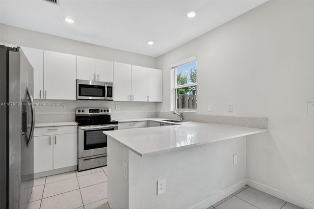 1676 SE 26th Ter, Homestead, FL 33035