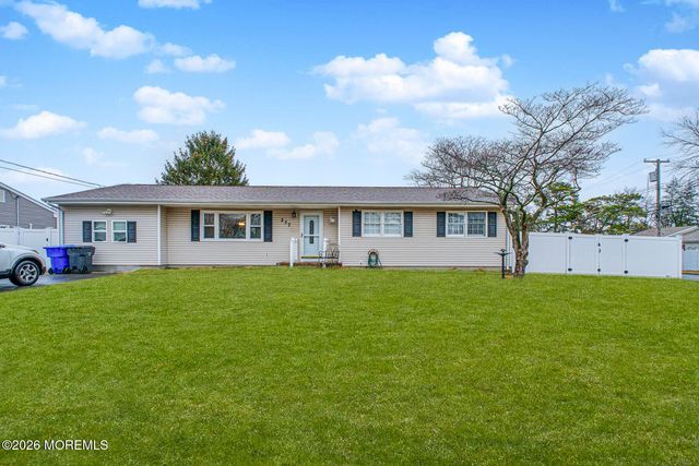 237 Pine Tree Drive, Brick, NJ 08723