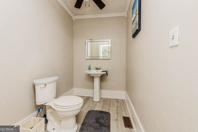 59 Warren Street, Hawkinsville, GA 31036