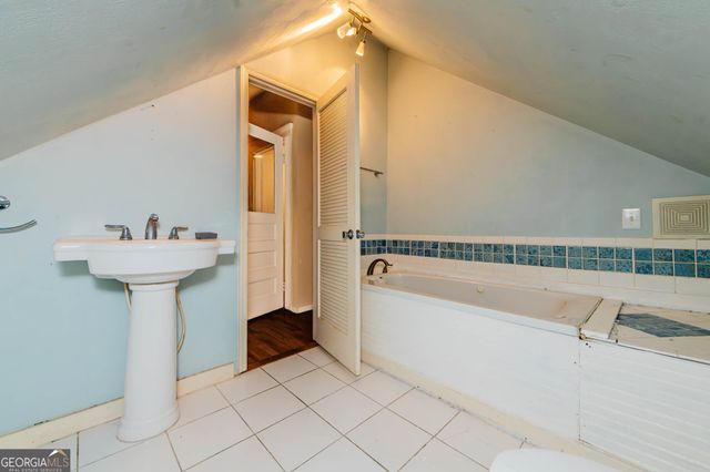 59 Warren Street, Hawkinsville, GA 31036