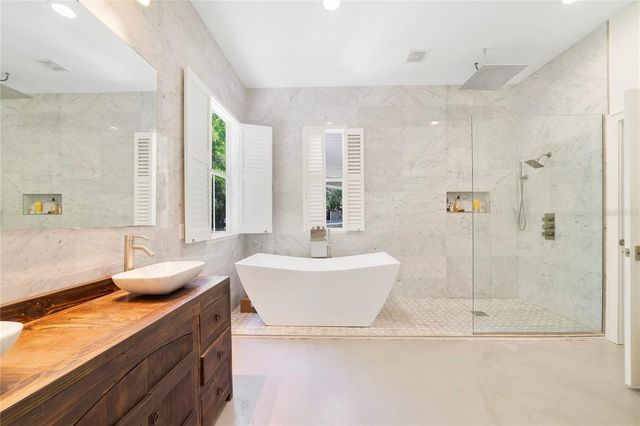785 OAK SHADOWS ROAD, Kissimmee, FL 34747