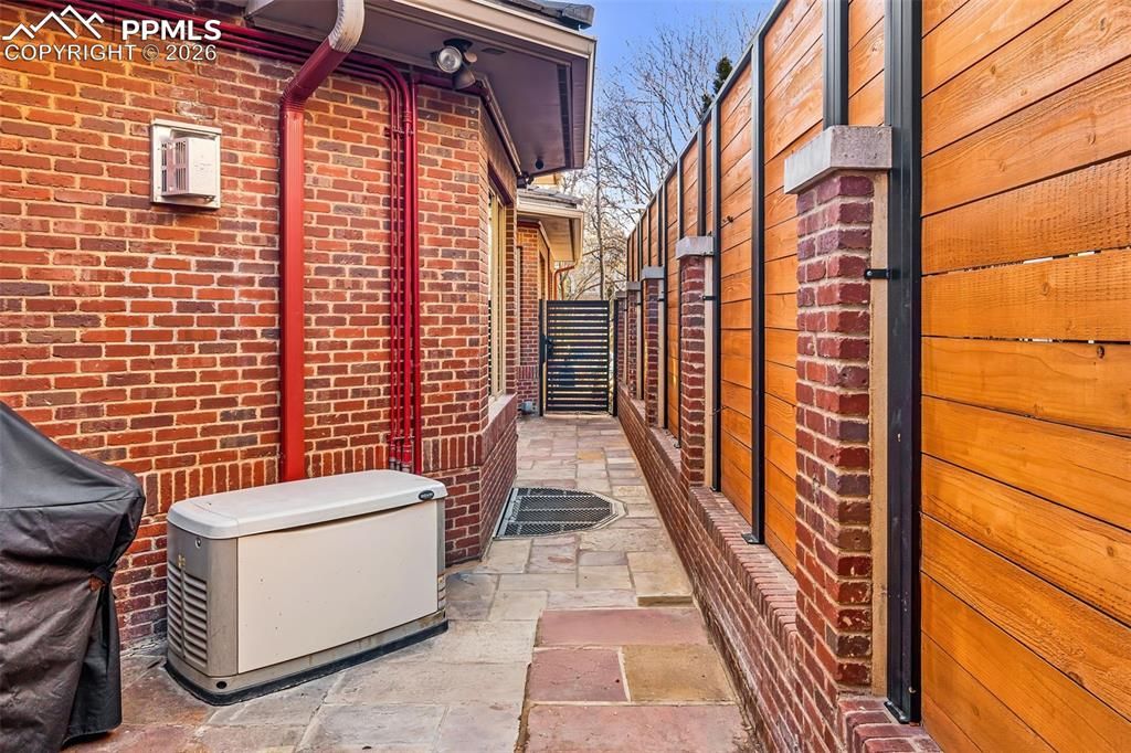 Image 40 of property listing at 418 Steele Street, Denver, CO 80206