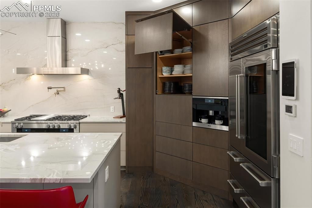 Image 7 of property listing at 418 Steele Street, Denver, CO 80206