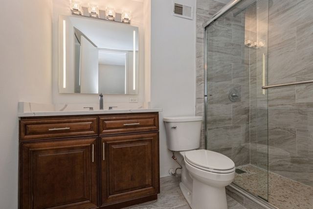 6700 S South Shore Drive 11F, Chicago, IL 60649