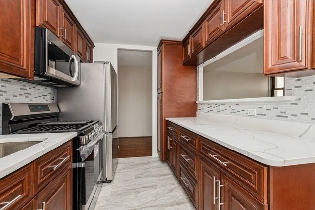 6700 S South Shore Drive 11F, Chicago, IL 60649