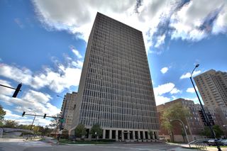 6700 S South Shore Drive 11F, Chicago, IL 60649