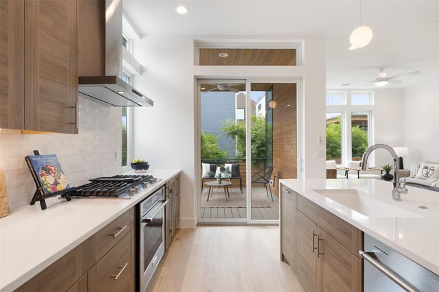 900 S 2nd ST 21, Austin, TX 78704