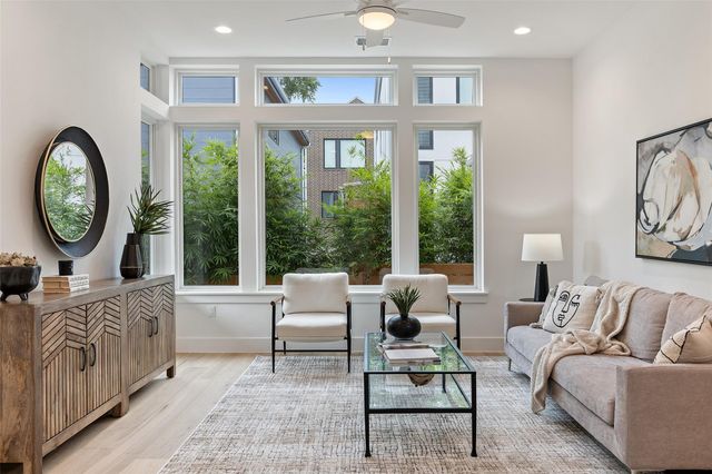 900 S 2nd ST 21, Austin, TX 78704