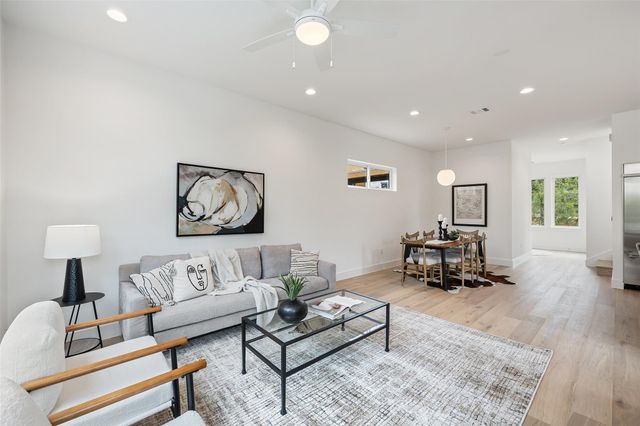 900 S 2nd ST 21, Austin, TX 78704
