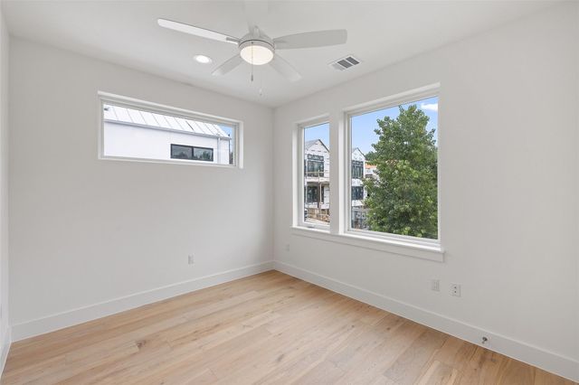 900 S 2nd ST 21, Austin, TX 78704