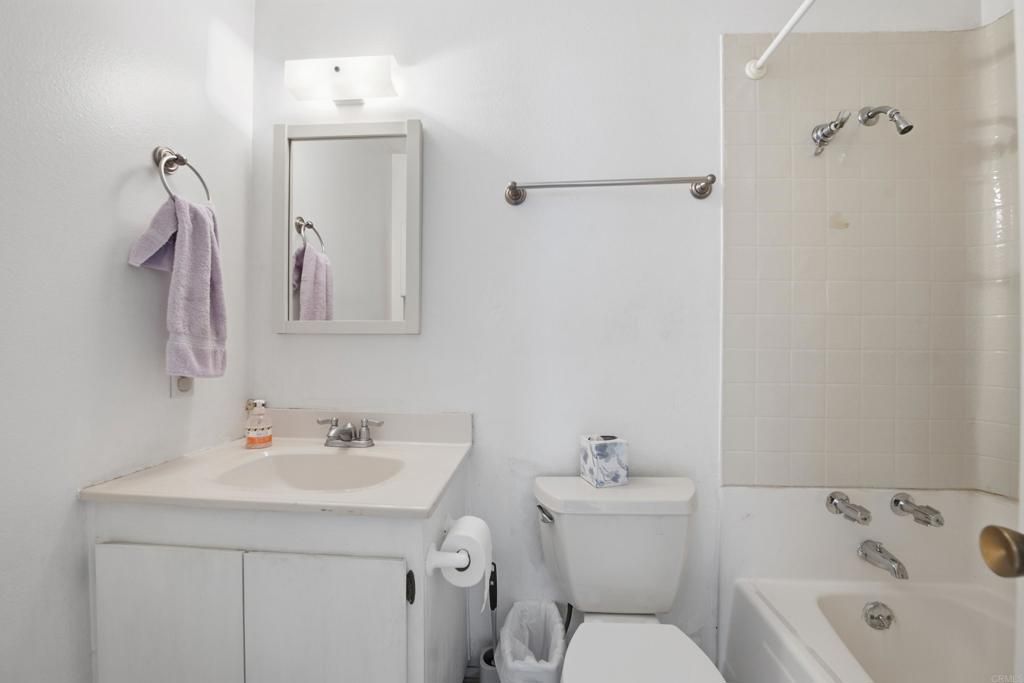 Image 14 of property listing at 10016 Bilteer Court, Santee, CA 92071