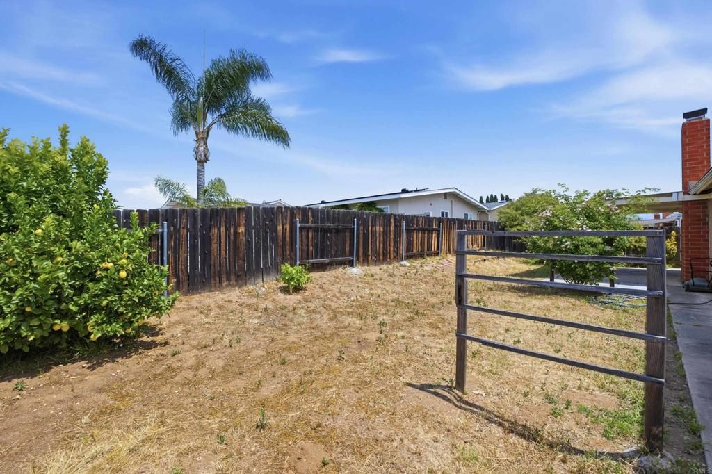 Image 24 of property listing at 10016 Bilteer Court, Santee, CA 92071