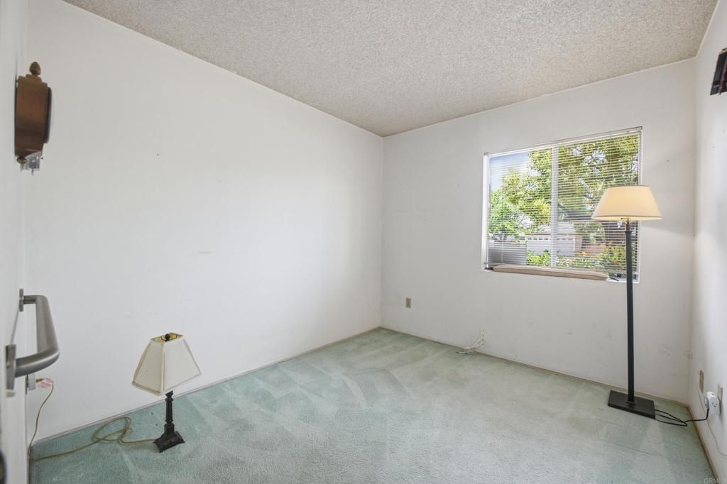 Image 9 of property listing at 10016 Bilteer Court, Santee, CA 92071