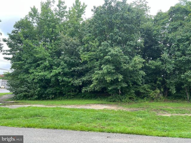 3298 OLD WASHINGTON RD, Waldorf, MD 20602