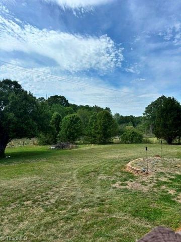 1677 Jennings Road, Olin, NC 28660