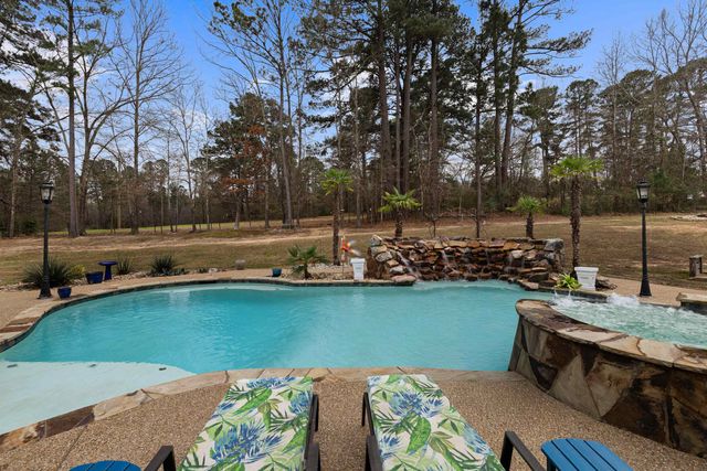 1701 County Road 1124, Kilgore, TX 75662