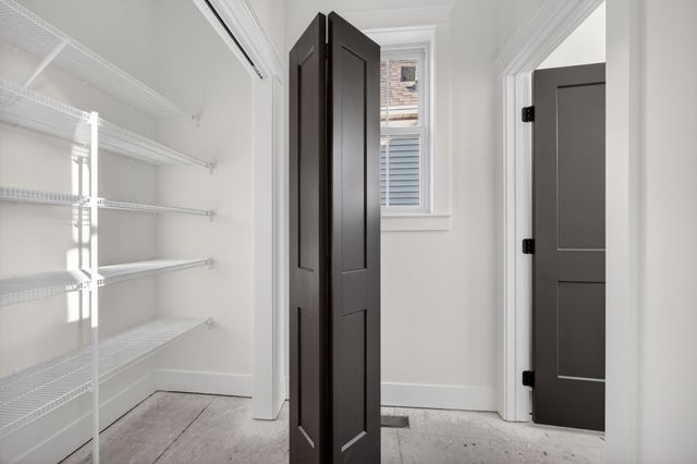 425 E Granger Avenue, Des Moines, IA 50315