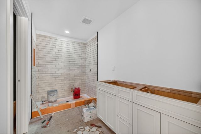 425 E Granger Avenue, Des Moines, IA 50315