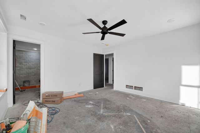 425 E Granger Avenue, Des Moines, IA 50315