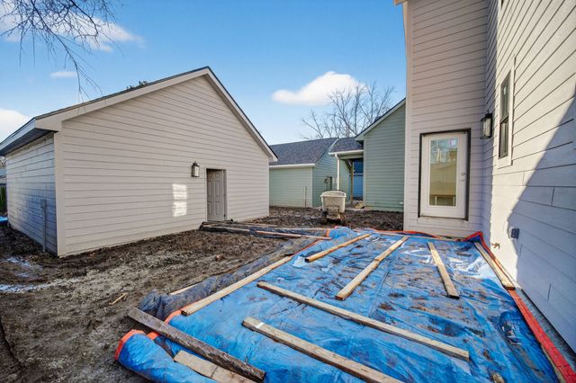 425 E Granger Avenue, Des Moines, IA 50315