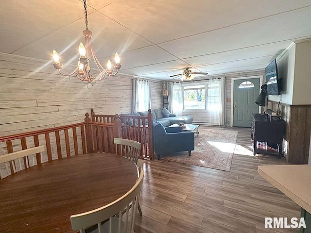 8384 Hickory Ridge Road, Murphysboro, IL 62966