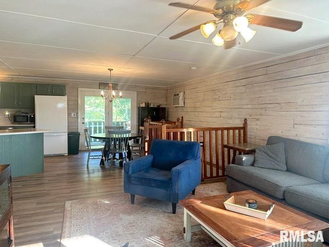 8384 Hickory Ridge Road, Murphysboro, IL 62966