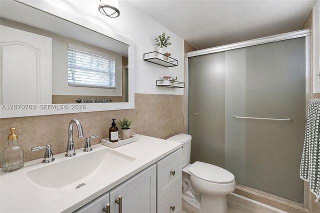 8950 SW 69th Ct 109, Pinecrest, FL 33156