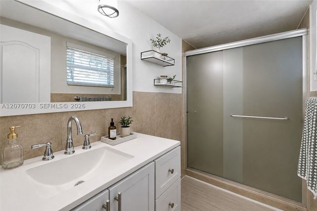8950 SW 69th Ct 109, Pinecrest, FL 33156