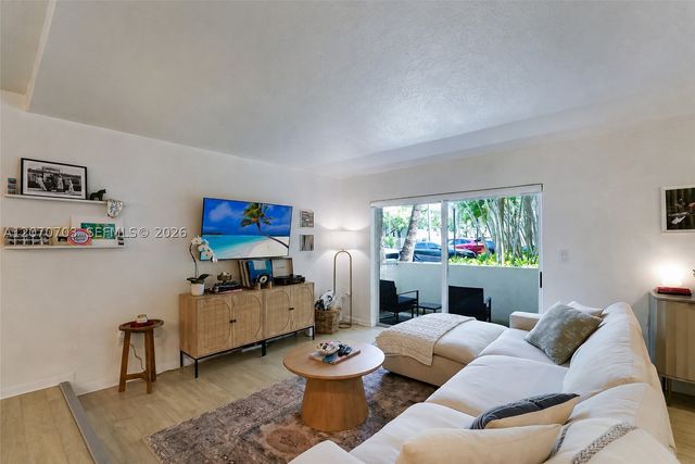 8950 SW 69th Ct 109, Pinecrest, FL 33156