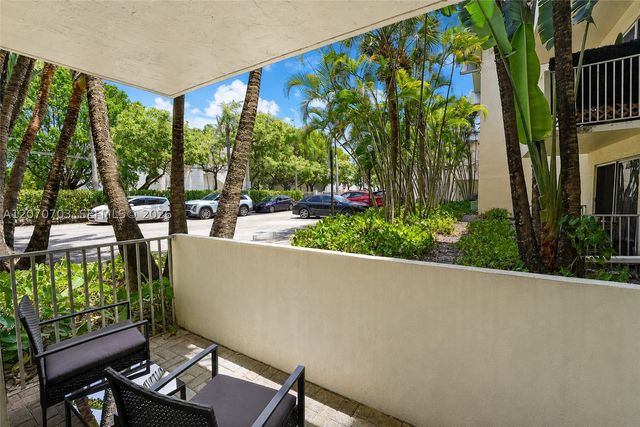 8950 SW 69th Ct 109, Pinecrest, FL 33156