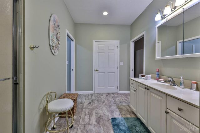 328 Lauryn Meadows Court, Fairfield, OH 45014