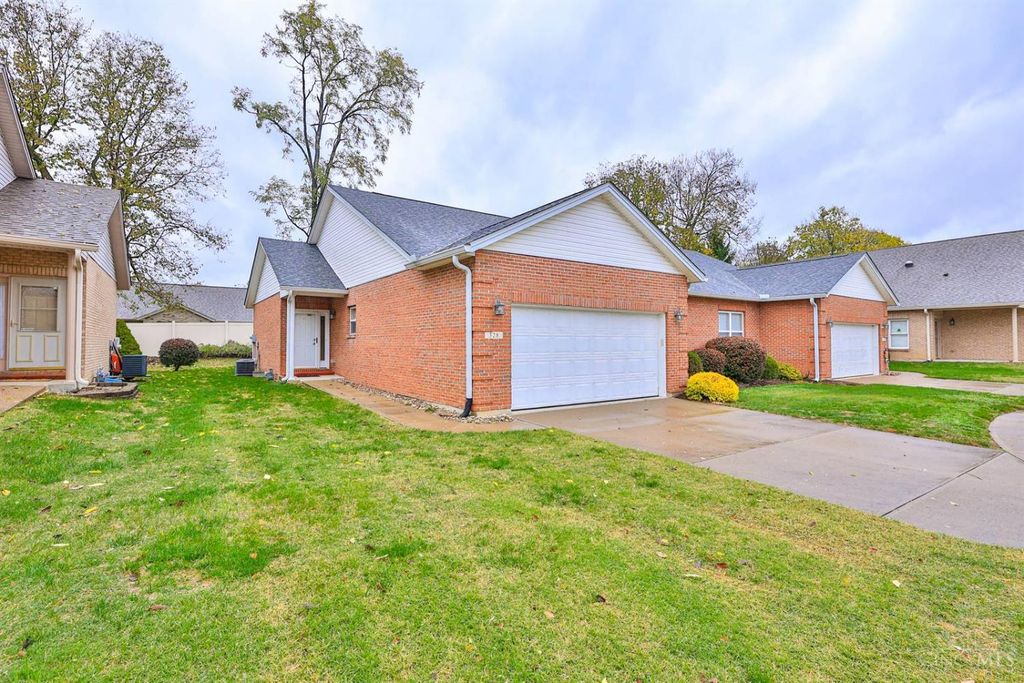 328 Lauryn Meadows Court, Fairfield, OH 45014