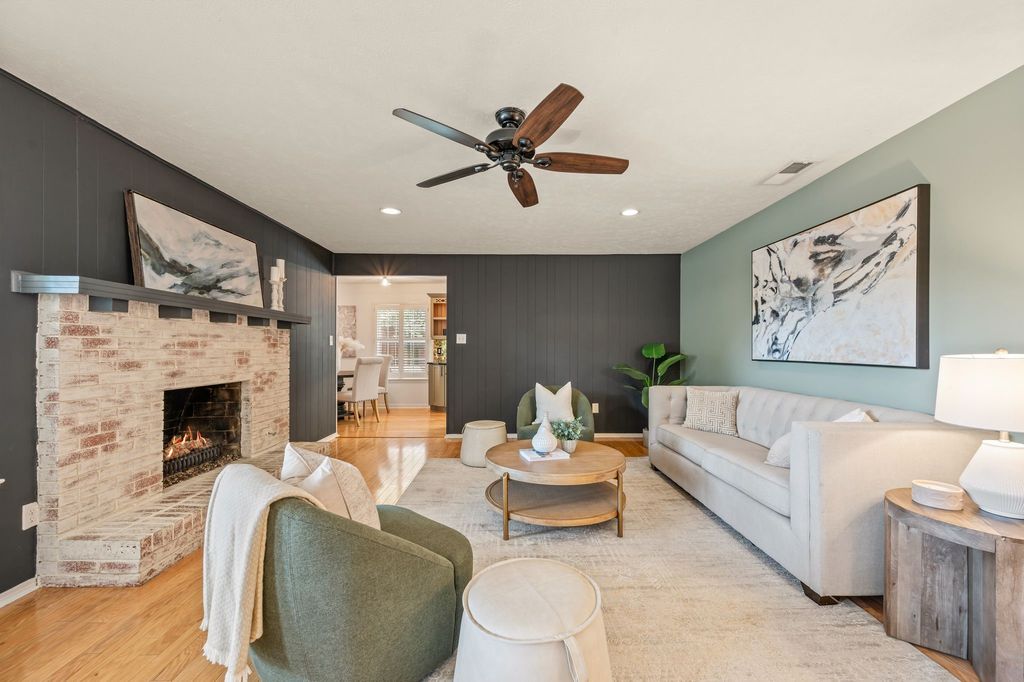 12450 Wood Manor Circle, Farmers Branch, TX 75234 — exterior
