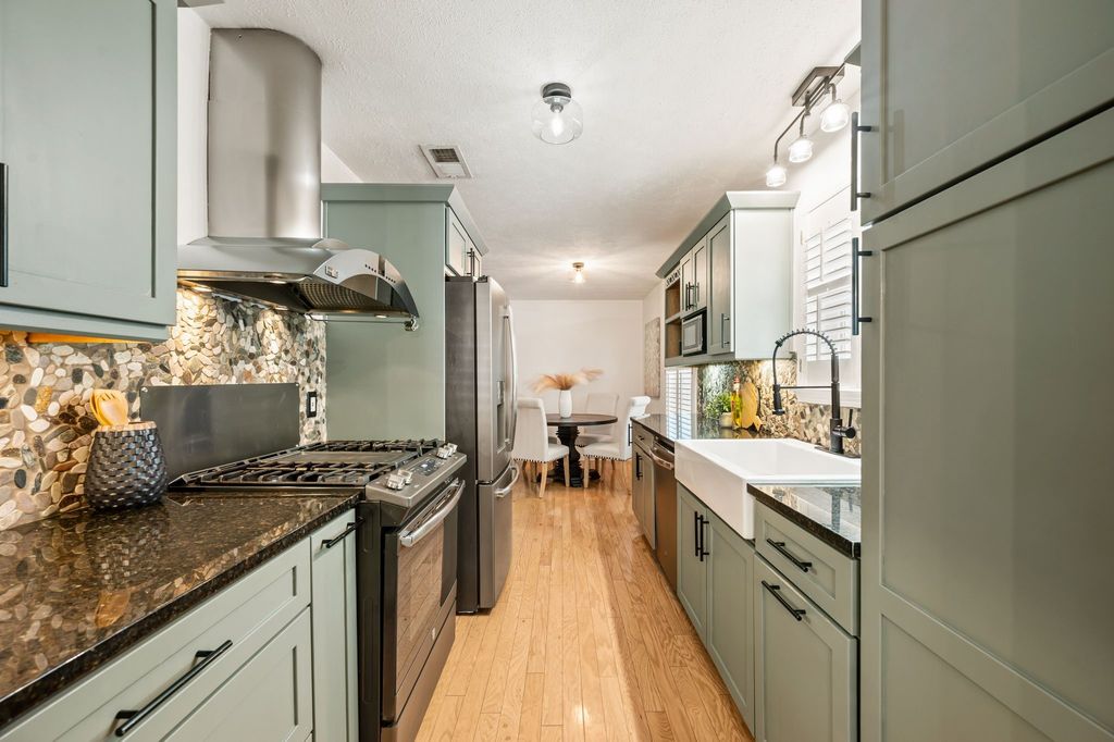 12450 Wood Manor Circle, Farmers Branch, TX 75234 — photo 4