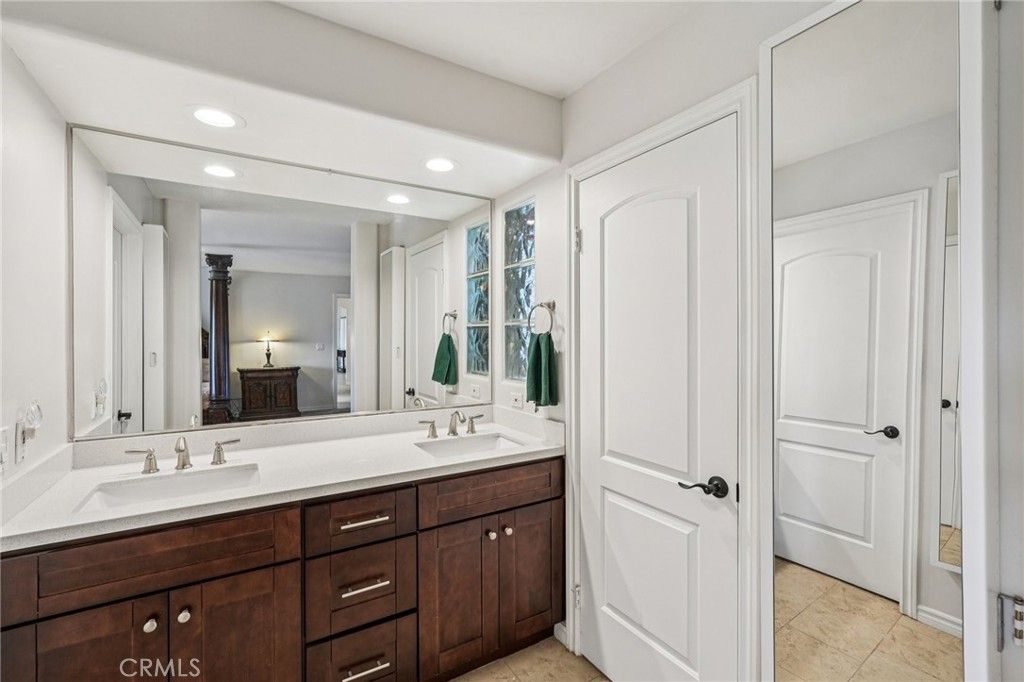 Image 10 of property listing at 30900 Early Round Drive, Canyon Lake, CA 92587