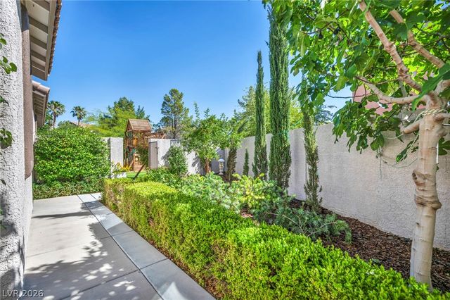 11464 Diveley Avenue, Las Vegas, NV 89138
