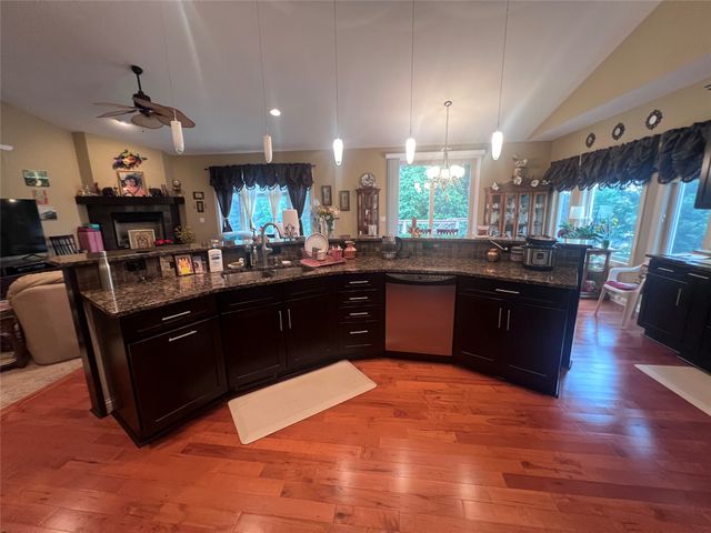 125 61st Street, West Des Moines, IA 50266