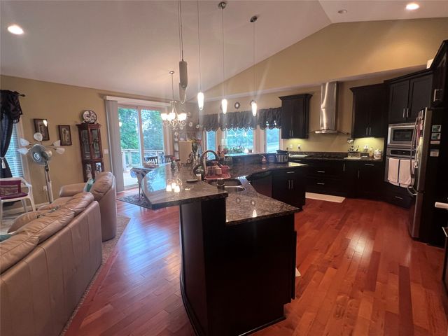 125 61st Street, West Des Moines, IA 50266