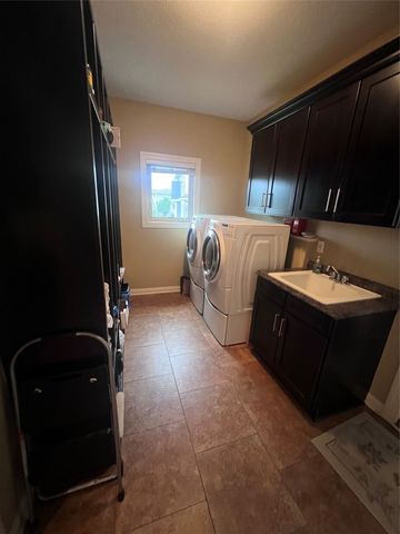 125 61st Street, West Des Moines, IA 50266