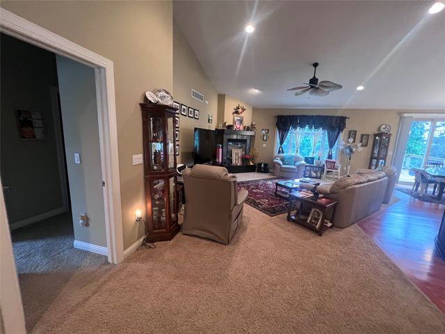 125 61st Street, West Des Moines, IA 50266