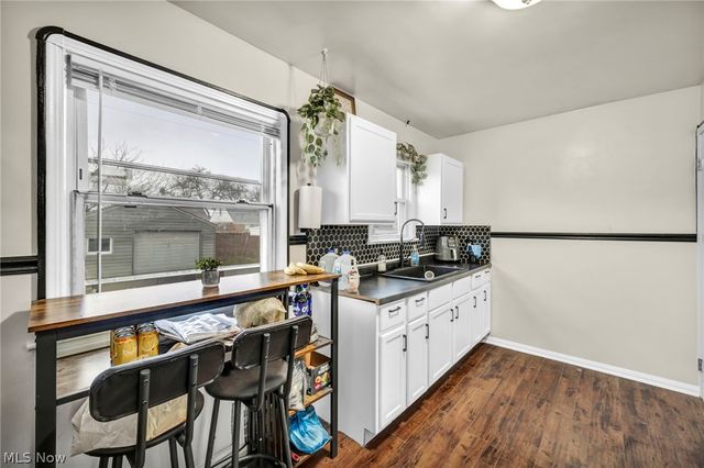 9410 Beech Avenue, Brooklyn, OH 44144