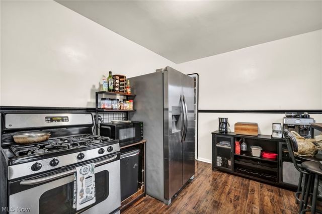 9410 Beech Avenue, Brooklyn, OH 44144