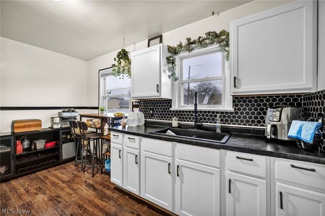 9410 Beech Avenue, Brooklyn, OH 44144